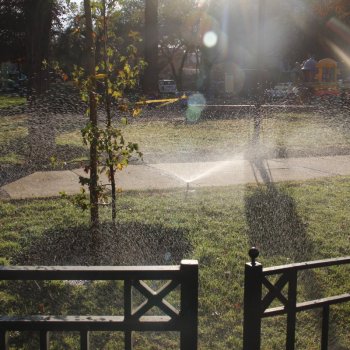 Parques y plazas de la comuna tendrán nuevo y moderno sistema de riego