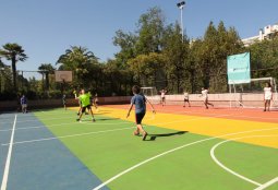 Participa de las actividades deportivas para niños y adolescentes en el Parque Inés de Suárez