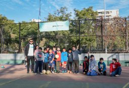 Participa de los talleres Handbol y Tenis de Mesa en el Parque Inés de Suárez durante julio y agosto