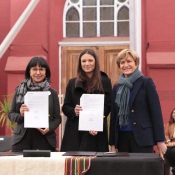 Suscribimos una alianza entre el Centro Montecarmelo y la Fundación Artesanías de Chile