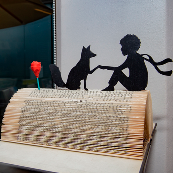 “Arte Plegable”, la exposición en Bellavista que rescata libros en mal estado