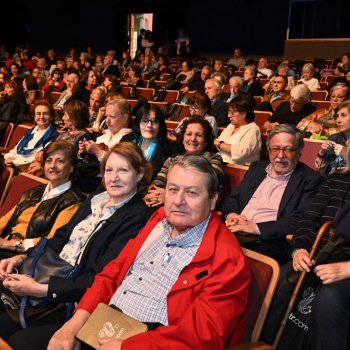 Más de 400 adultos mayores participaron de charla “conectar para conectarnos”