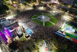 Más de 12 mil personas asistieron al concierto Sinfónica "Carmina Burana" en Plaza Italia