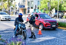 Providencia realiza estricto control vehicular en Pedro de Valdivia
