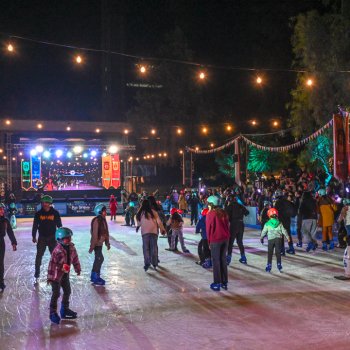 Más de mil personas participaron en la inauguración de la Pista de Hielo