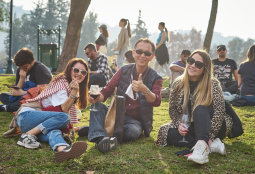 Celebración del Día del Vino reunirá en Providencia más de 50 stands de viñas de todo Chile