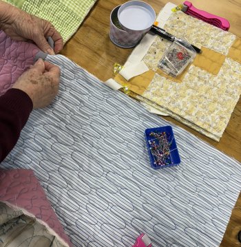 Patchwork Navideño: Creando Decoraciones con Telas Reutilizadas