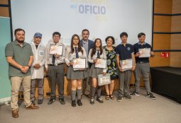 Estudiantes recibieron reconocimiento por completar programa “Descubro Mi Oficio 2024”