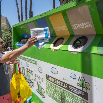 Suspensión temporal de servicios de reciclaje en parques y plazas