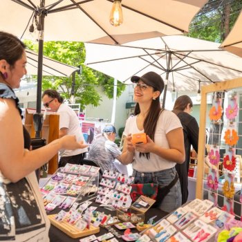 Mes de la Mujer: Apoyo al emprendimiento femenino y cartelera de ferias