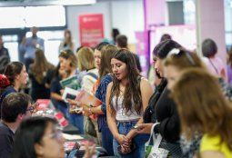 Feria Laboral Mujeres que Inspiran ofreció más de 1.400 vacantes en Providencia