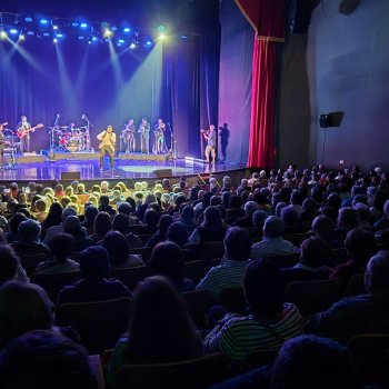 Los Ramblers hicieron vibrar al público en un repleto Teatro Oriente