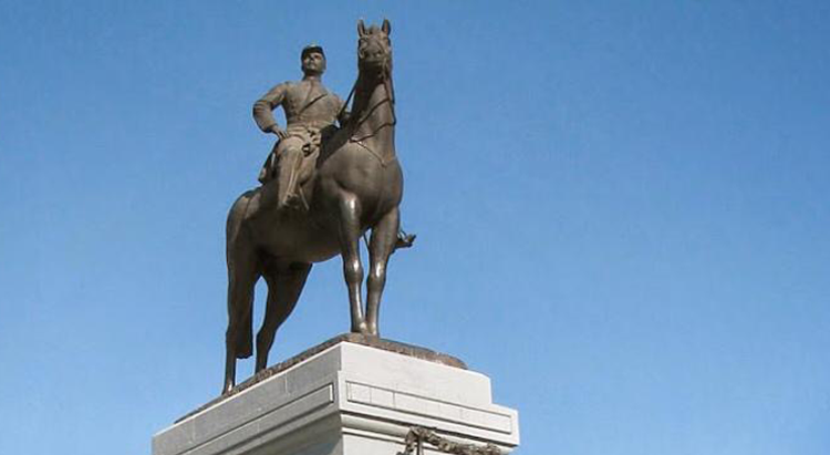 “Baquedano no se va”: Alcalde valora que monumento vuelva a Providencia