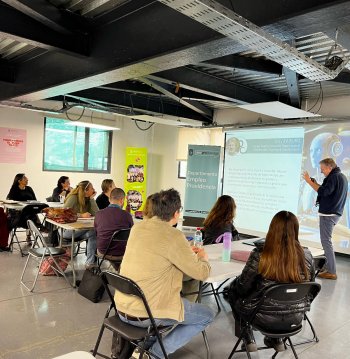 Charla “Habla, Conecta y Consigue el Trabajo: Comunicación Estratégica para la Empleabilidad”