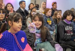Niñas de Providencia crean aplicaciones para resolver problemas globales en el BootCamp de invierno 2025
