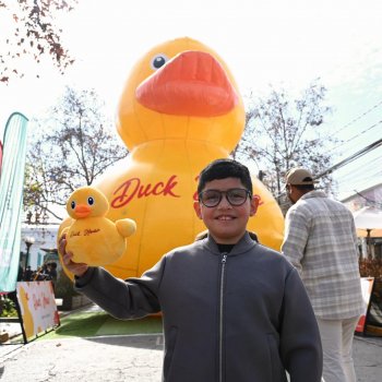 ¡Una gran fiesta! El patito gigante de Barrio Italia estuvo acompañado por cerca de 45 mil personas