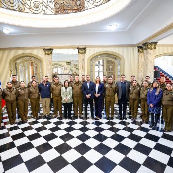 Autoridades dan la bienvenida a nuevo contingente de Carabineros que llega a Providencia