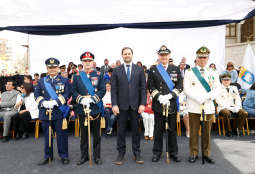 Desfile en Honor de las Glorias del Ejército reunió a 2 mil vecinos