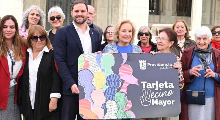 Con descuentos de hasta 78%: Providencia lanza nueva Tarjeta Vecino Mayor