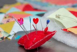 Activaciones BiblioLab “Crea un Parche de tela para tu mochila”