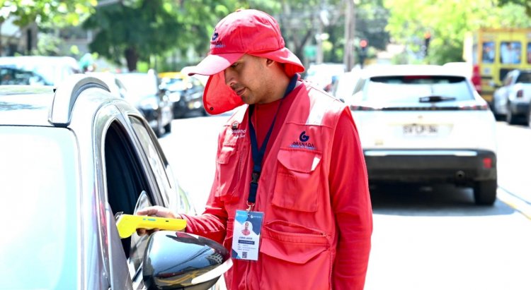 Nueva concesión de parquímetros comienza a operar en Providencia