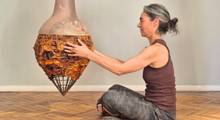 Entrevista a Liliana Ojeda: Grabitar, la exposición que transforma residuos en arte