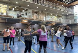 Bailetón +60: así fue la competencia de baile más entretenida con vecinos mayores
