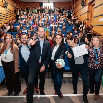 Apoyo en todas las etapas: más de 250 vecinos reciben becas para la educación