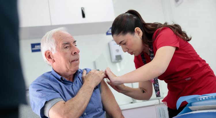 Providencia presenta campaña “Vacúnate en tu Plaza” contra la Influenza
