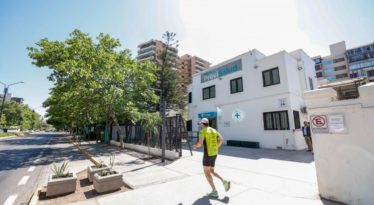 Farmacia Los Leones tiene nuevos días y horarios de atención