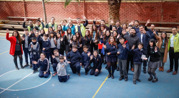 Providencia y Renca impulsan piloto para educar sobre el cuidado del agua a través de la tecnología