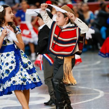 Más de 230 bailarines dieron vida a la 31ª versión del Campeonato Comunal de Cueca Escolar