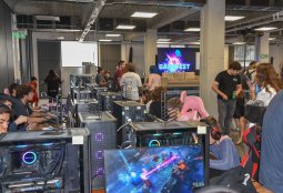 GameFest llega con videojuegos, simuladores y desafíos gratuitos para toda la familia